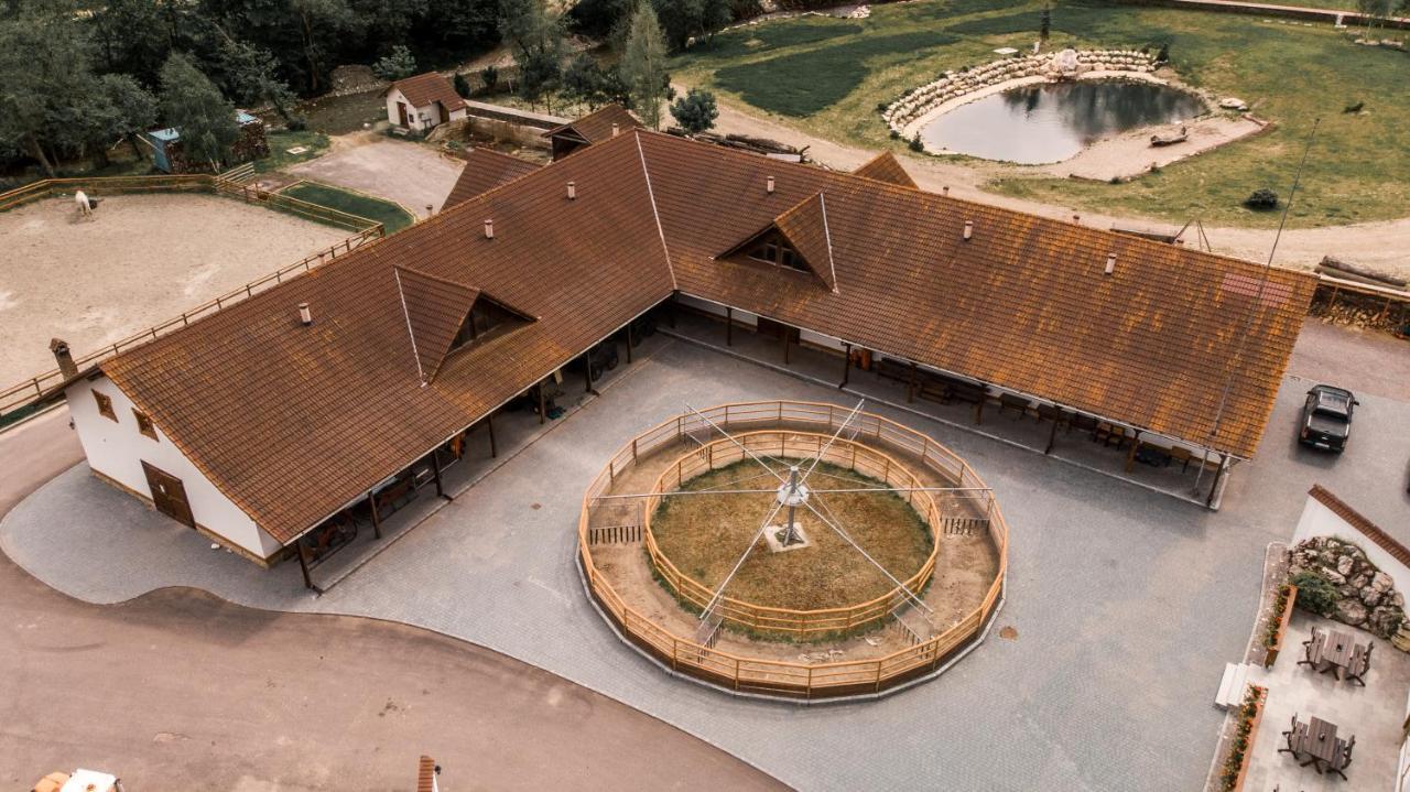 Vila Popasul Craiului Zărneşti Exteriér fotografie
