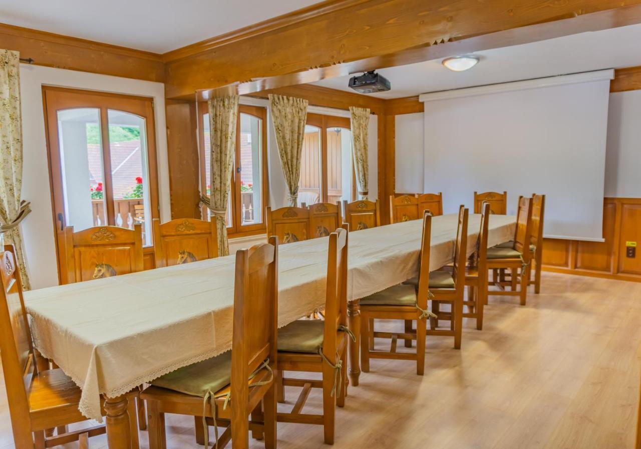 Vila Popasul Craiului Zărneşti Exteriér fotografie