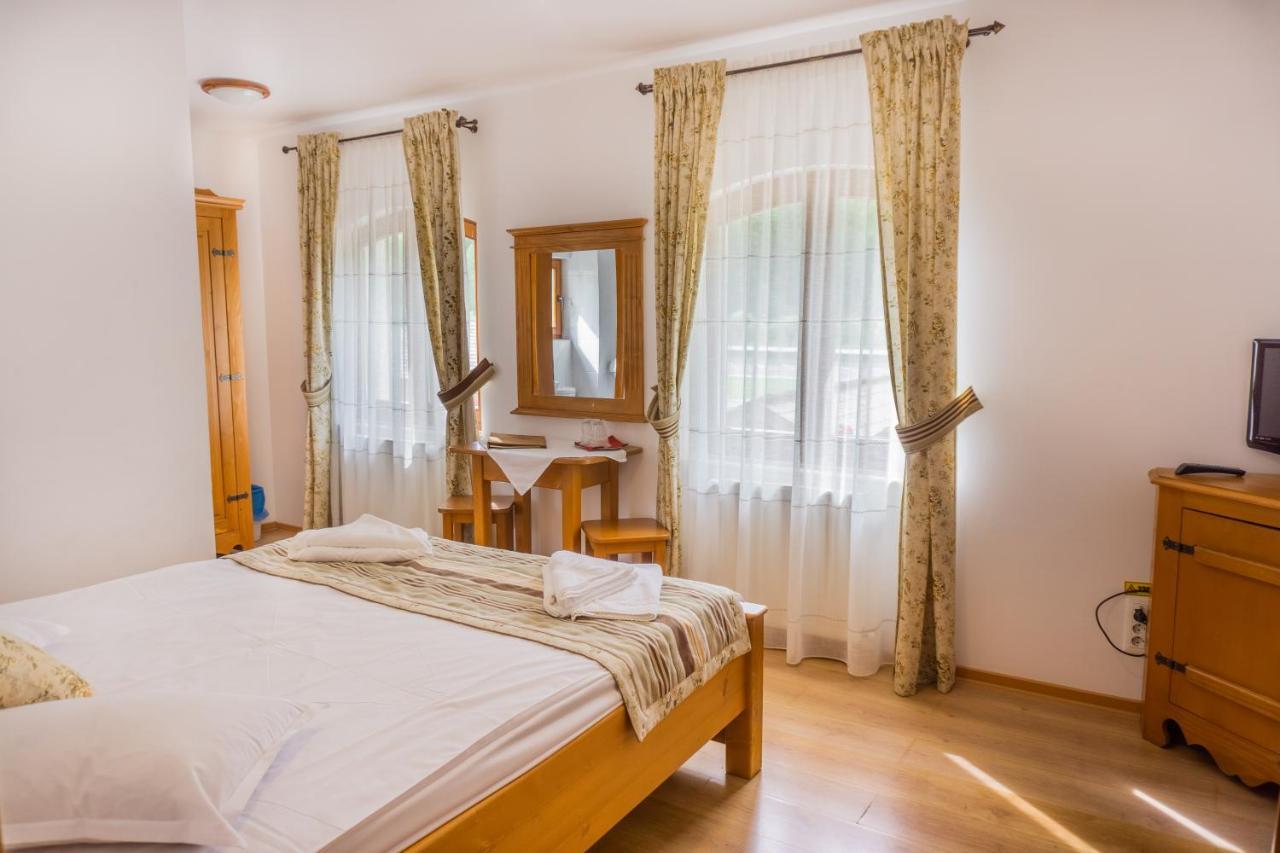 Vila Popasul Craiului Zărneşti Exteriér fotografie