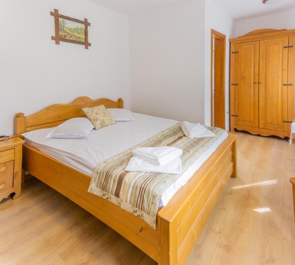 Vila Popasul Craiului Zărneşti Exteriér fotografie